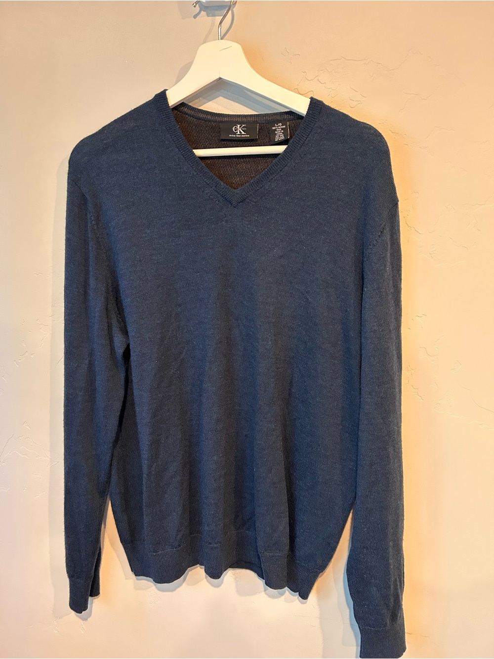 Calvin Klein Men's Deep Navy Merino Wool Large V-Neck Sweater